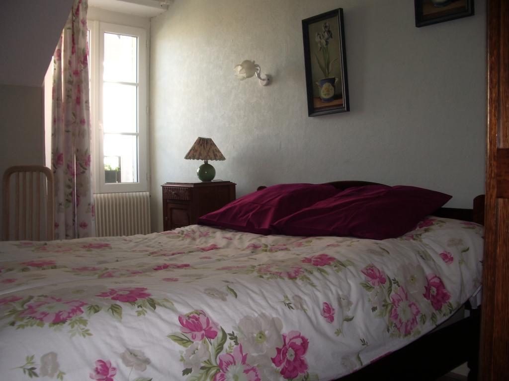 Bed and Breakfast Les Glycines Plaimpied-Givaudins Zewnętrze zdjęcie