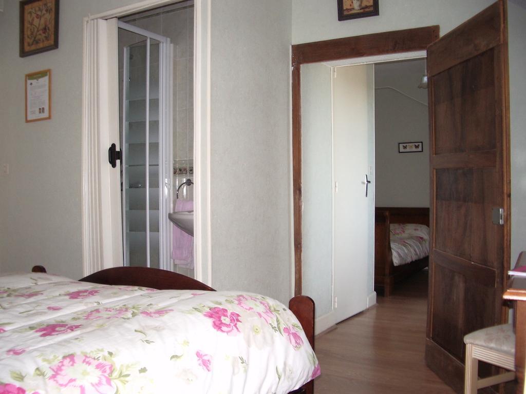 Bed and Breakfast Les Glycines Plaimpied-Givaudins Zewnętrze zdjęcie
