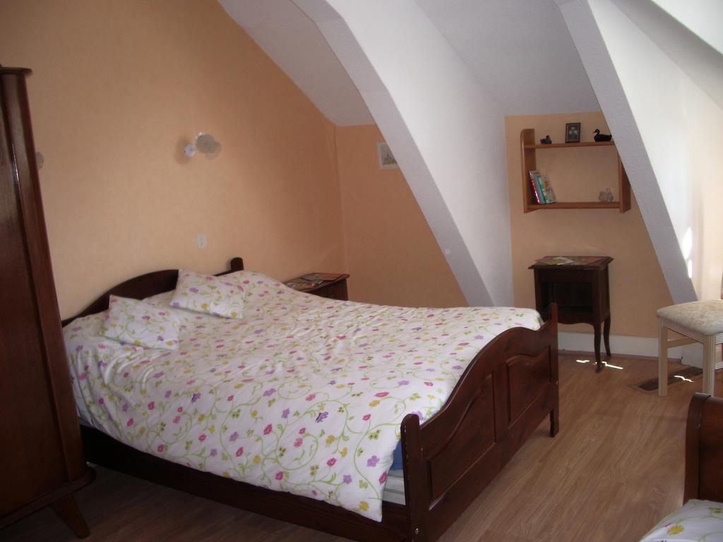 Bed and Breakfast Les Glycines Plaimpied-Givaudins Zewnętrze zdjęcie